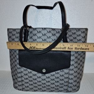 Michael Kors Jet Set Tote